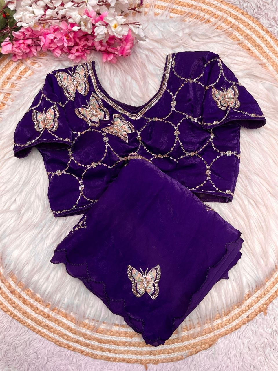 Beautiful khatli Brits work along with all over arco bodar saree