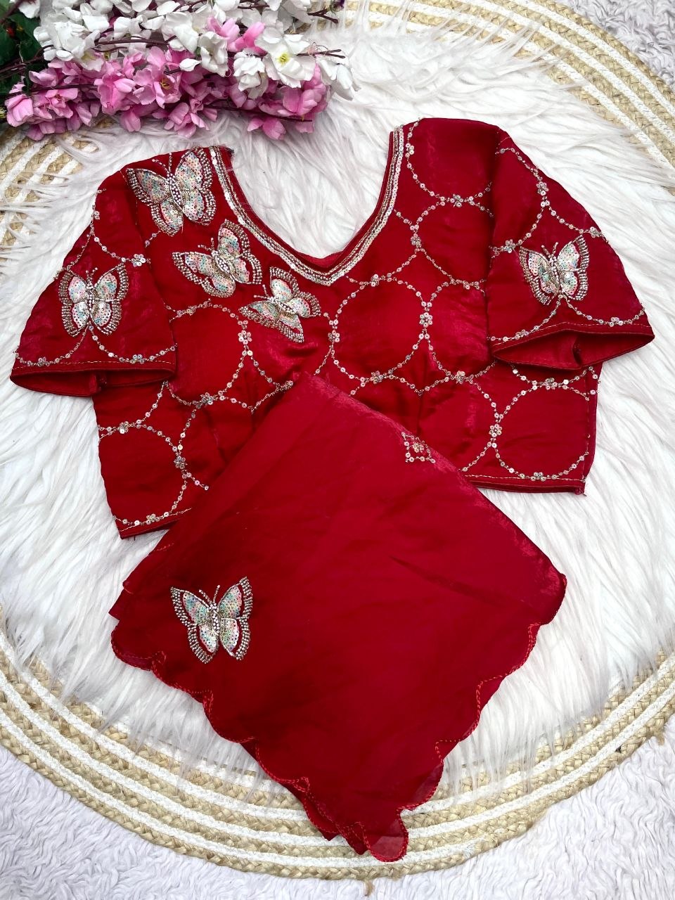 Beautiful khatli Brits work along with all over arco bodar saree