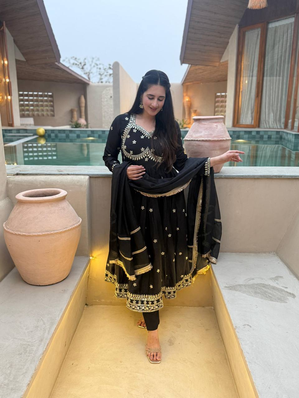 Presenting New Đěsigner Anarkali Suit In New Fancy Style