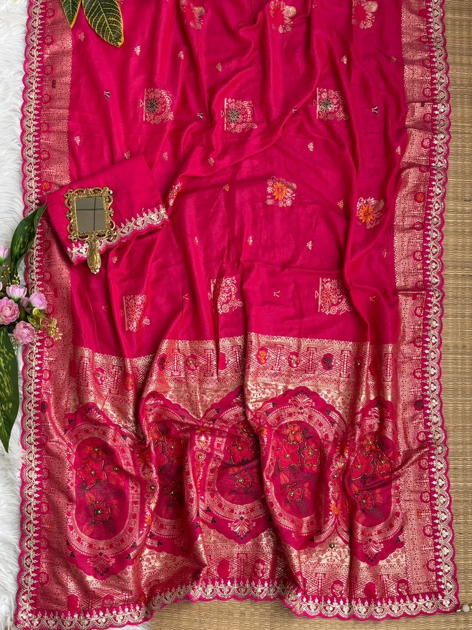 Very soft nd elegant rich look dola silk fabrics saree