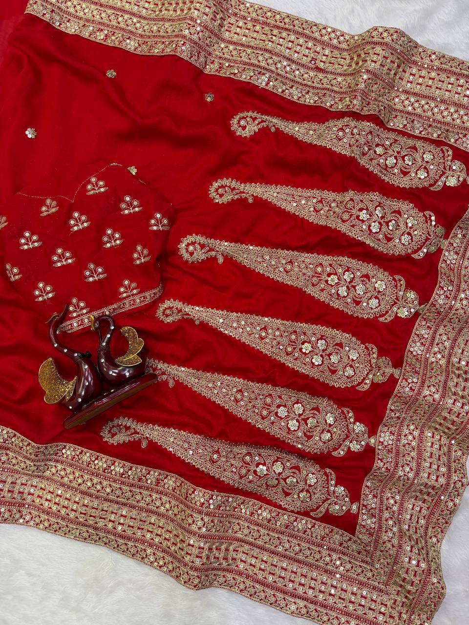 Blooming Vichitra Silk Saree
