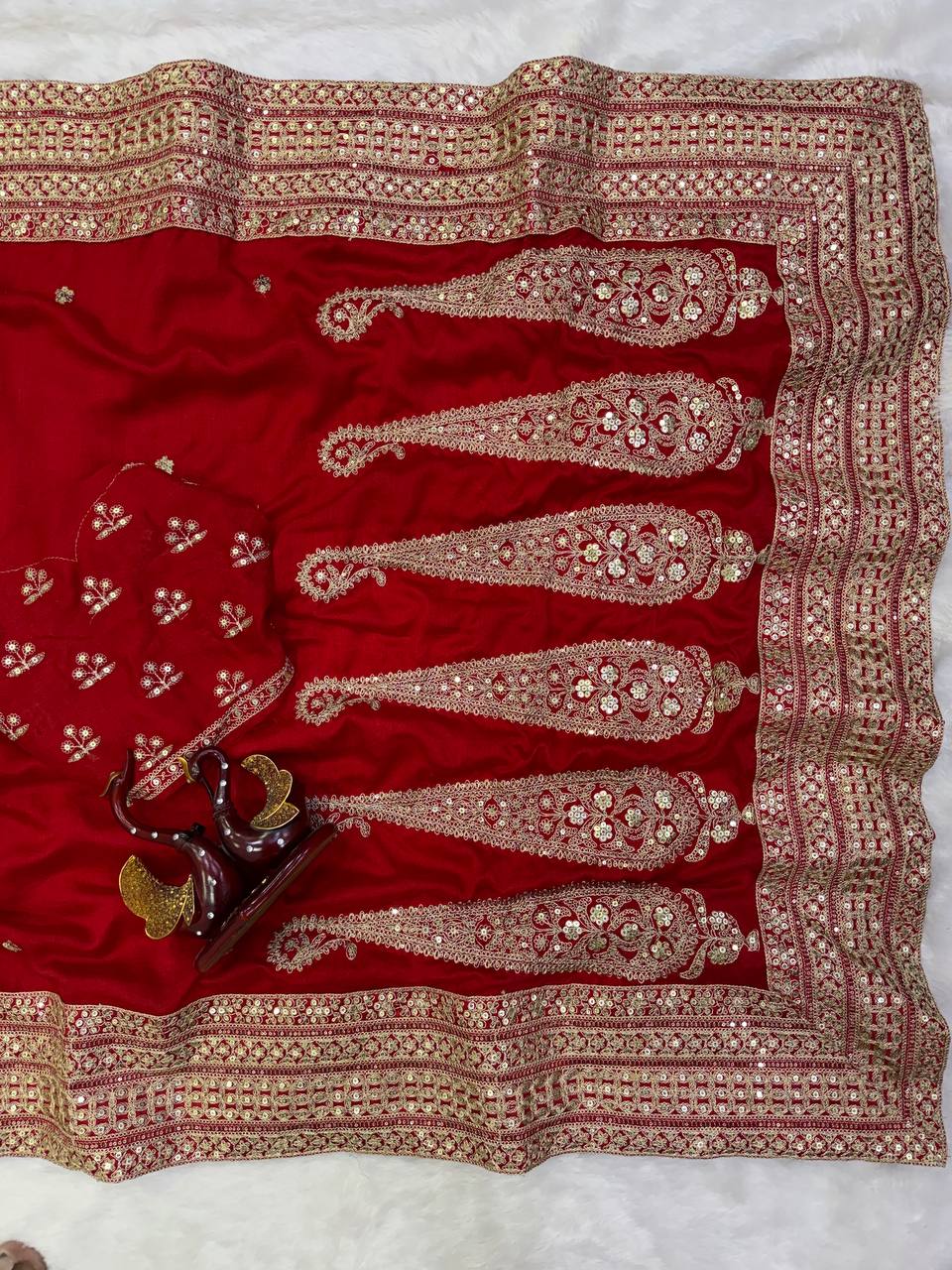 Blooming Vichitra Silk Saree