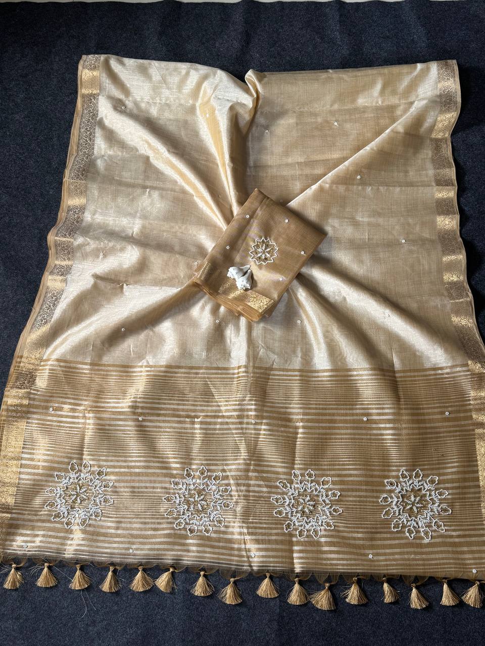 PURE ZARI WEAVING ROYAL LOOK CLASSY SAREE
