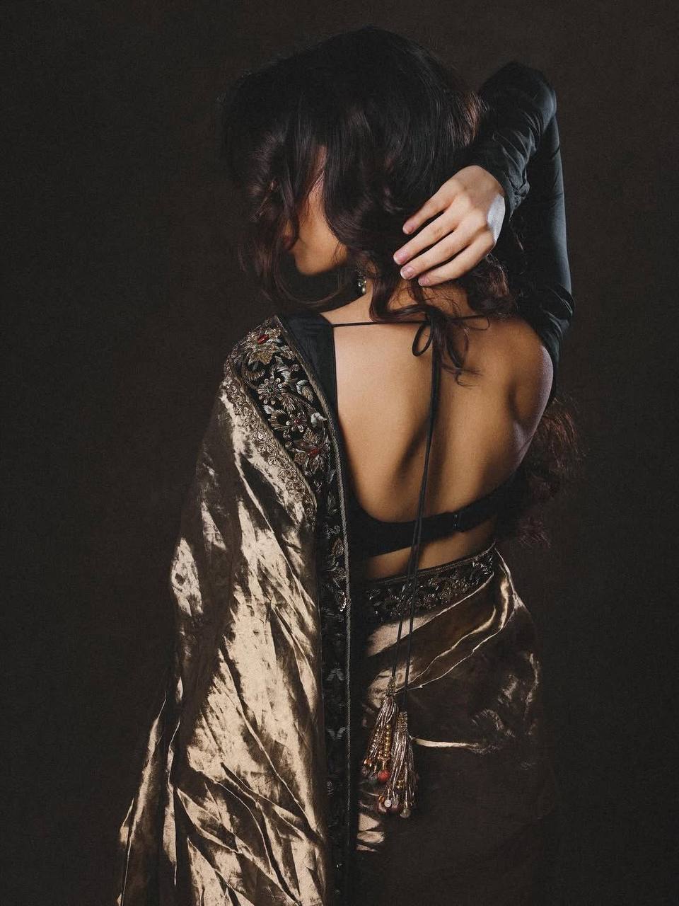 Presenting some Bollywood designer saree collection