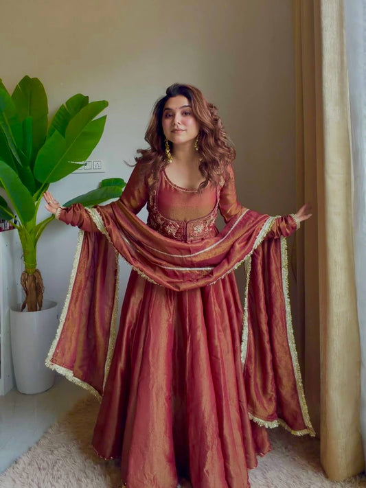 Presenting New Đěsigner Maxi Anarkali Suit In New Fancy Style