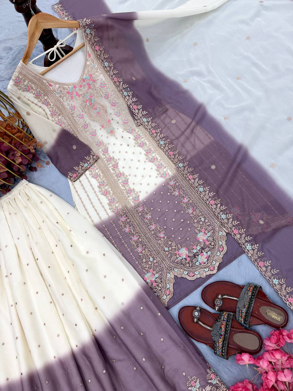Launching New Đěsigner Party Wear Look Pur Heavy Dual Tone Suit