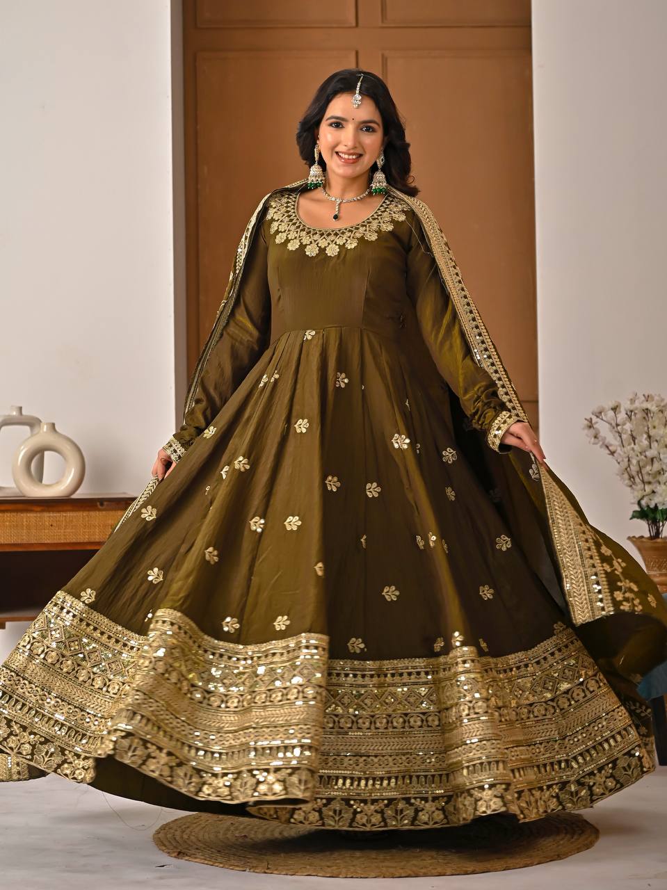Presenting New  Đěsigner Anarkali Suit In New Fancy Style