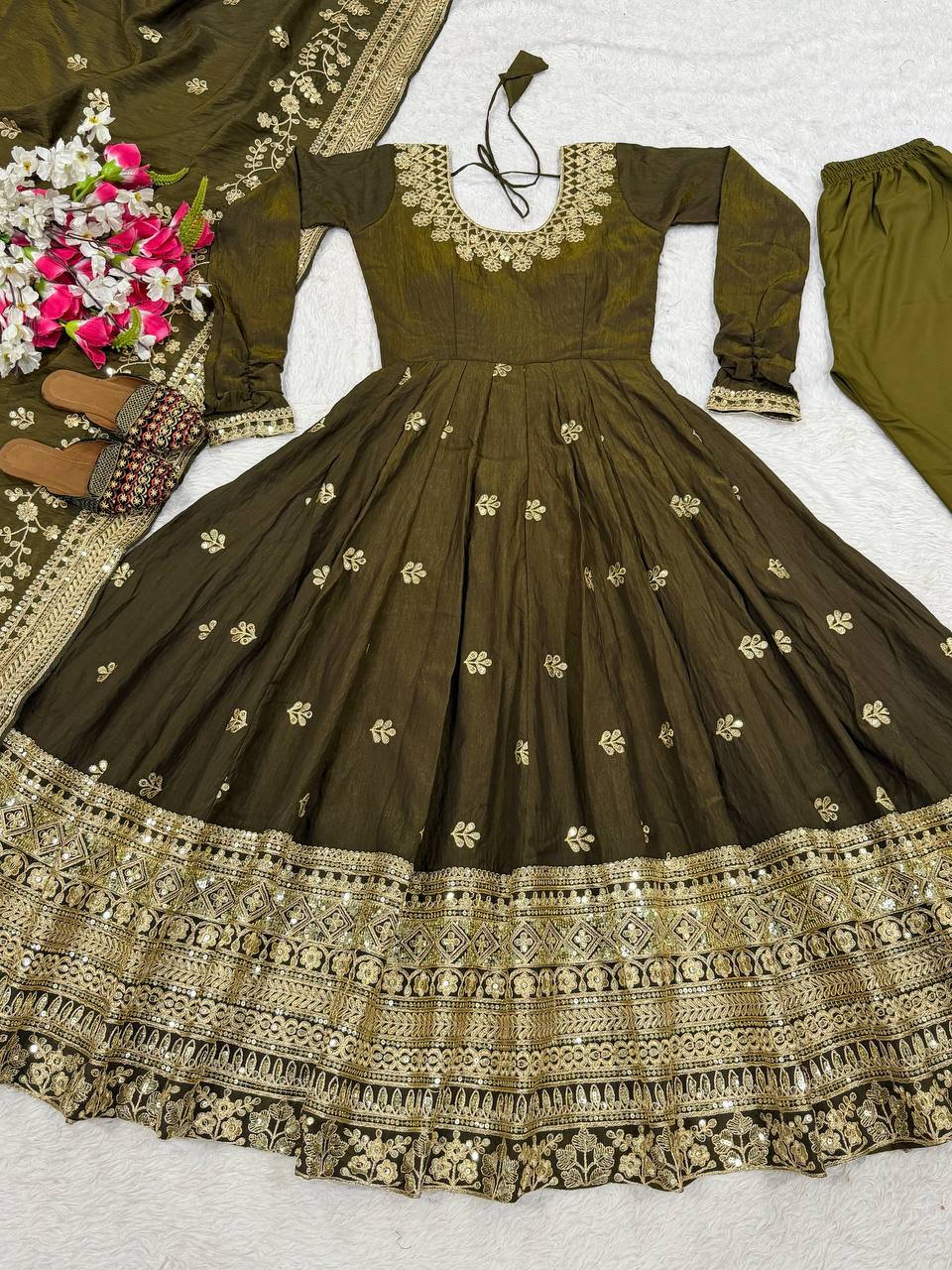 Presenting New  Đěsigner Anarkali Suit In New Fancy Style