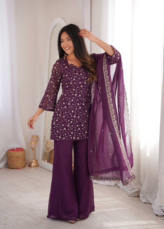 CRUNCHY SILK FABRIC WITH EMBROIDERY SEQUENCE AND JARI WORK SUIT