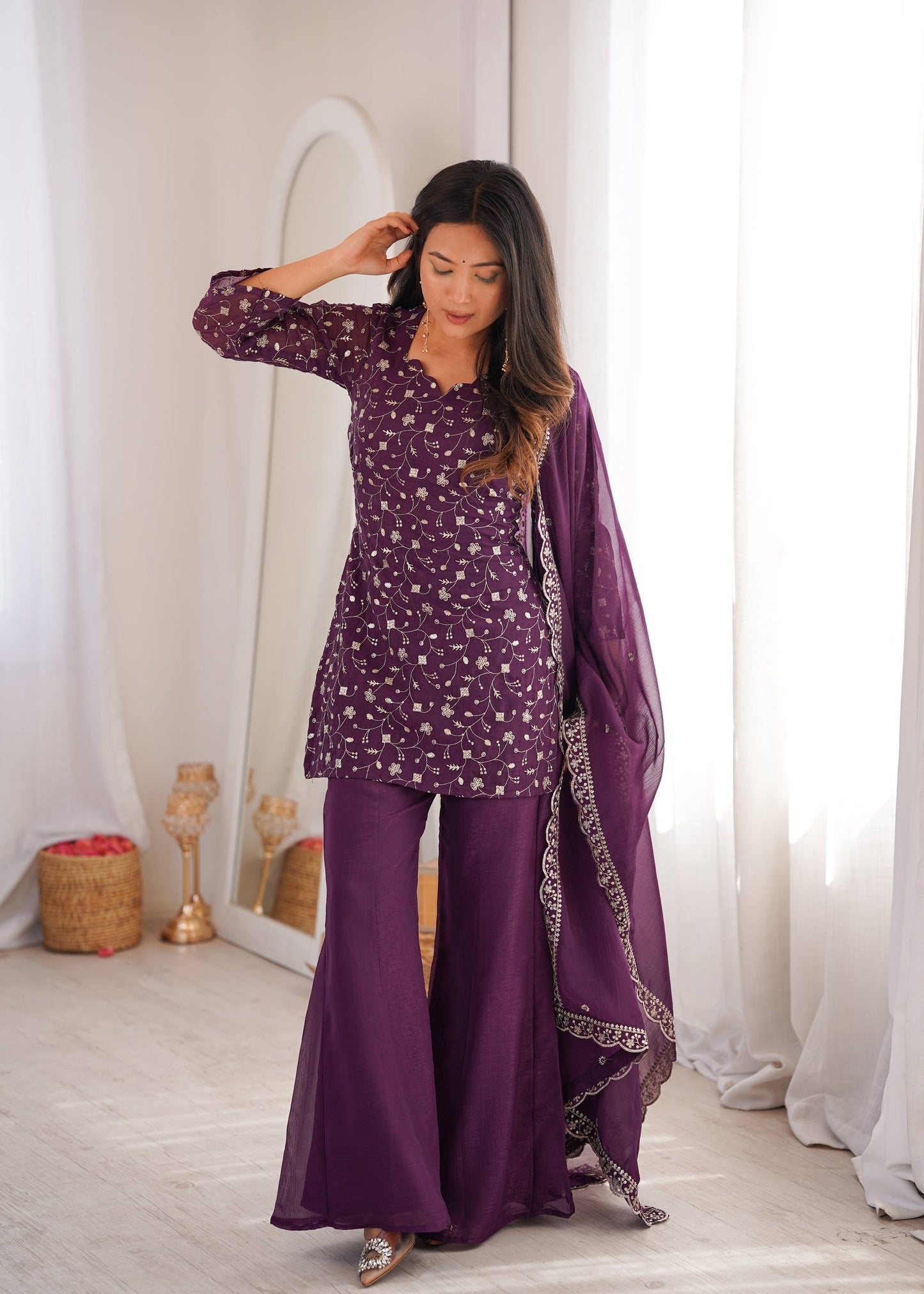 CRUNCHY SILK FABRIC WITH EMBROIDERY SEQUENCE AND JARI WORK SUIT