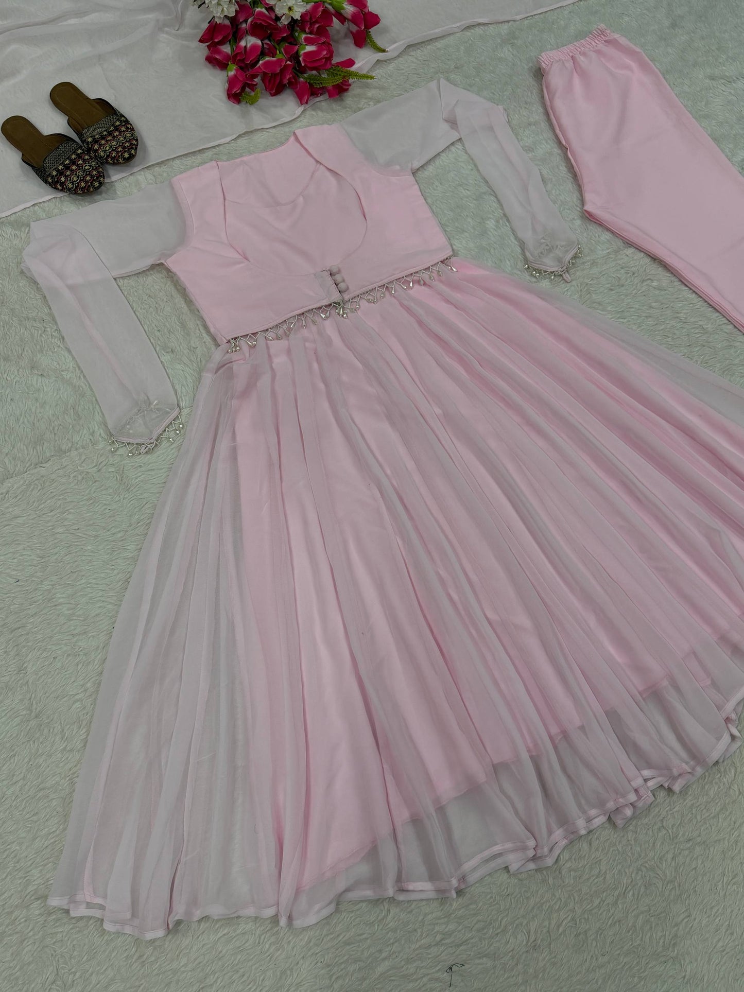 Presenting New Đěsigner Maxi Anarkali Suit In New Fancy Style