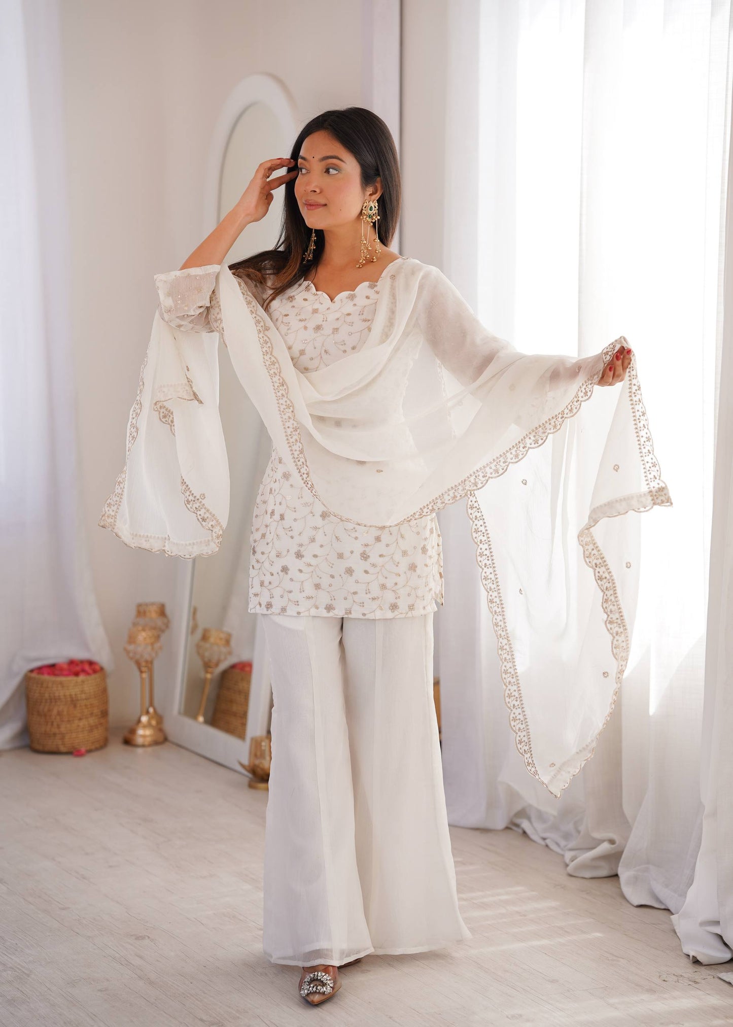 CRUNCHY SILK FABRIC WITH EMBROIDERY SEQUENCE AND JARI WORK SUIT
