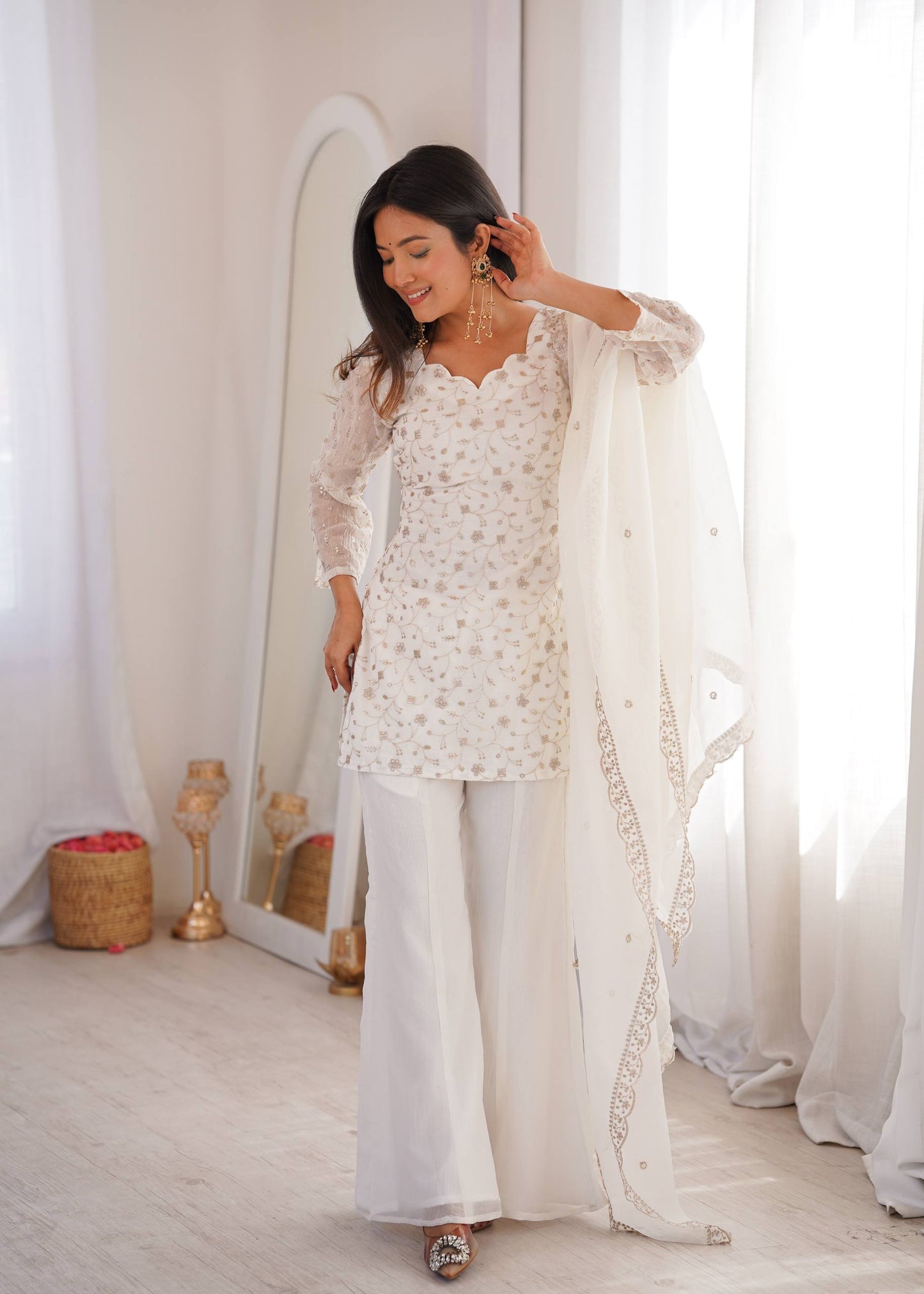 CRUNCHY SILK FABRIC WITH EMBROIDERY SEQUENCE AND JARI WORK SUIT