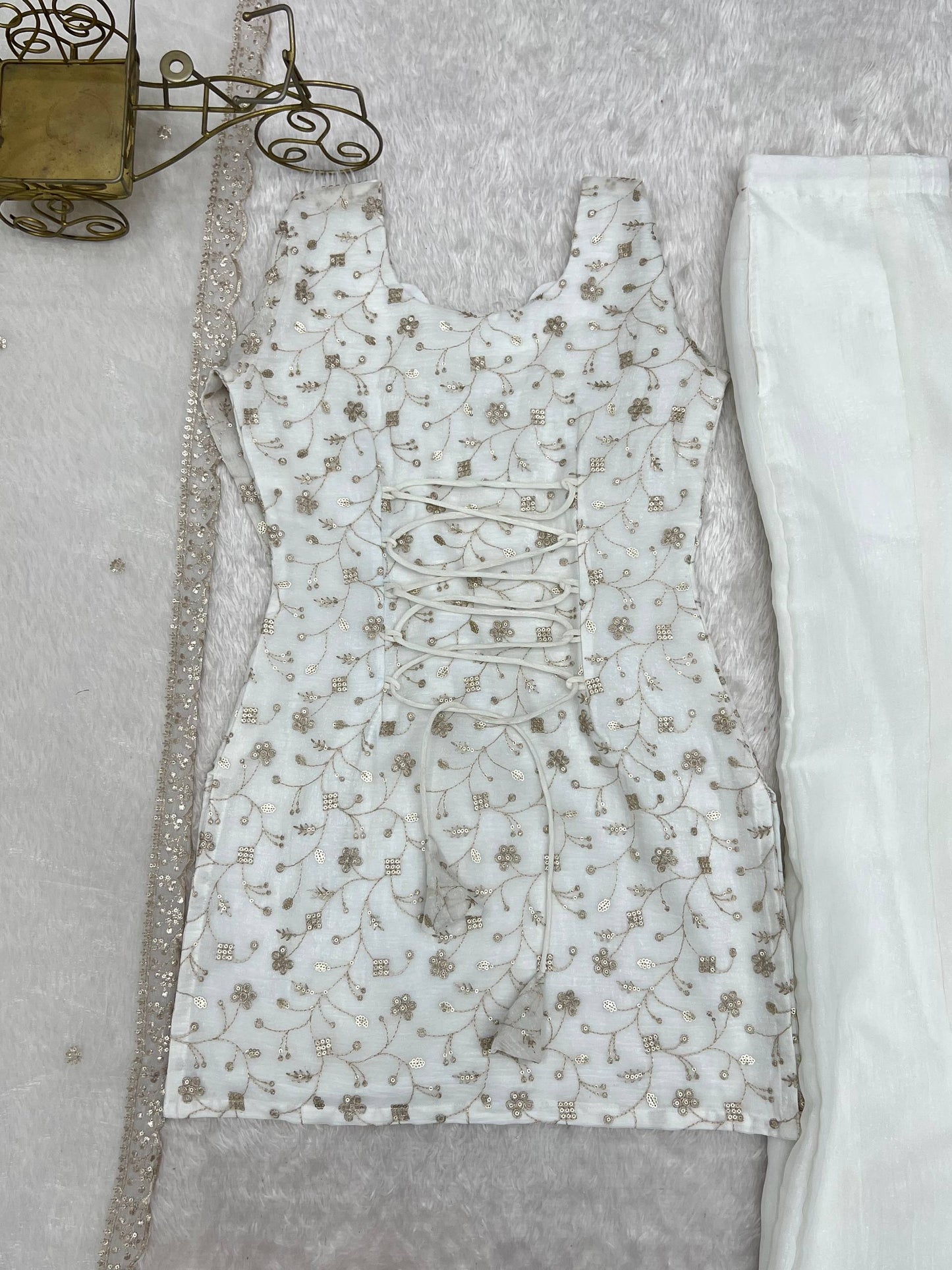 CRUNCHY SILK FABRIC WITH EMBROIDERY SEQUENCE AND JARI WORK SUIT
