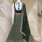 Sehen Sie umwerfend aus in diesem wunderschönen cremefarbenen Lehenga-Set