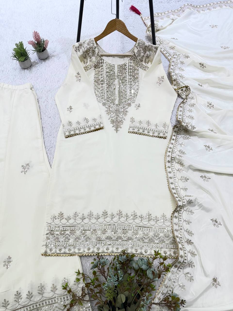 PREMIUM-FERTIGANZUG-SET AUS ANARKALI