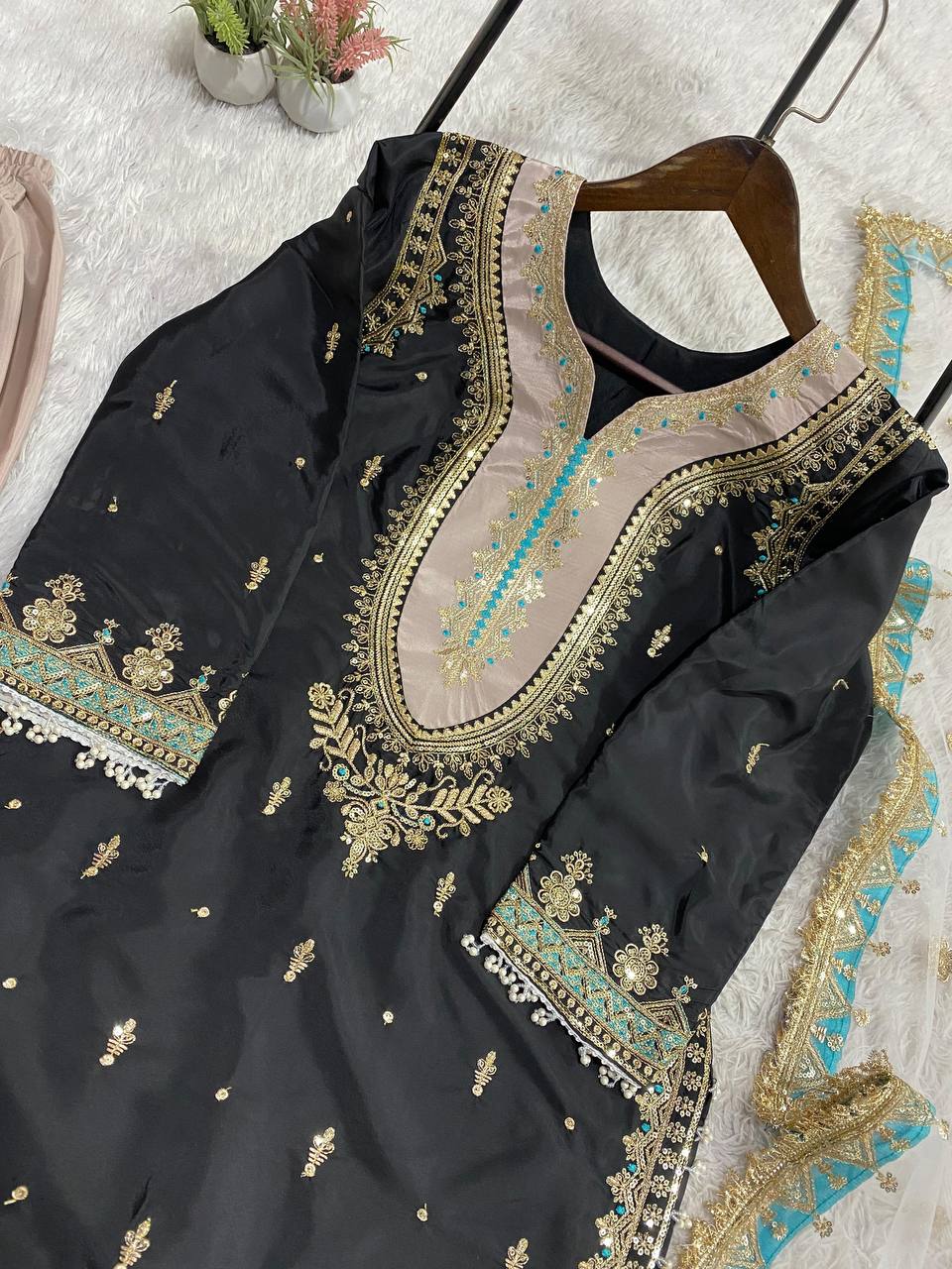MAHIRA KHAN INSPIRED SEQUENCE EMBROIDERY WORKED TOP PLAZZO