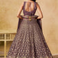 Sehen Sie umwerfend aus in diesem wunderschönen cremefarbenen Lehenga-Set