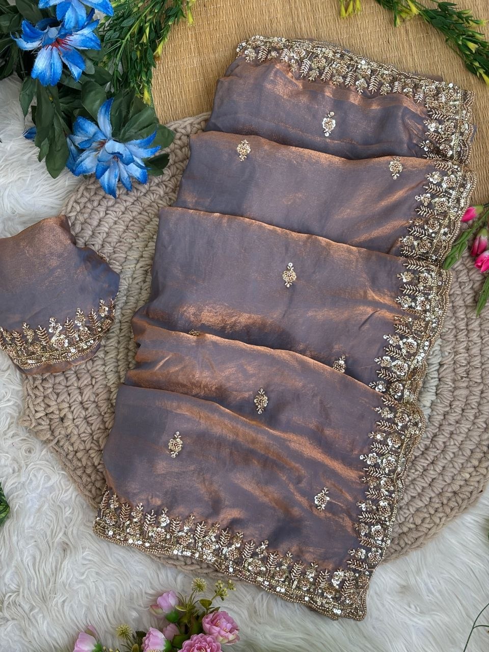 Very soft elegant nd rich look fendy sartin saree