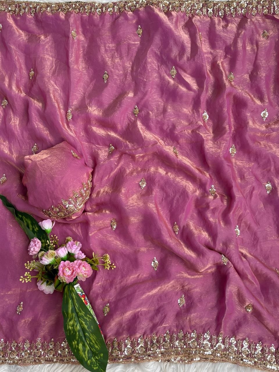 Very soft elegant nd rich look fendy sartin saree