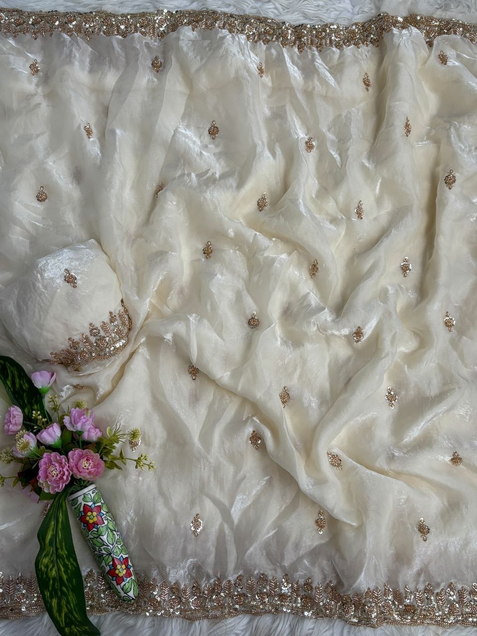 Very soft elegant nd rich look fendy sartin saree