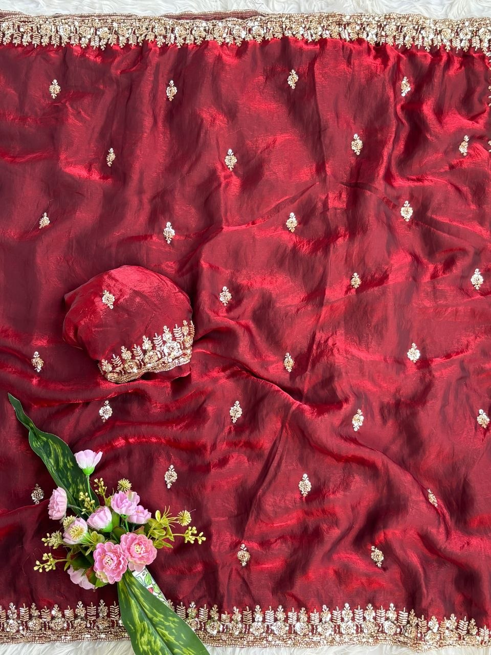 Very soft elegant nd rich look fendy sartin saree