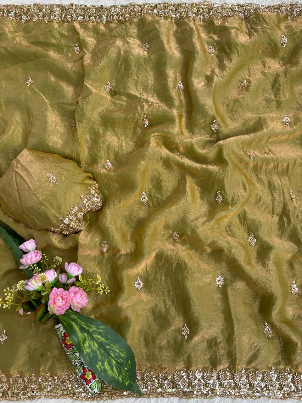 Very soft elegant nd rich look fendy sartin saree