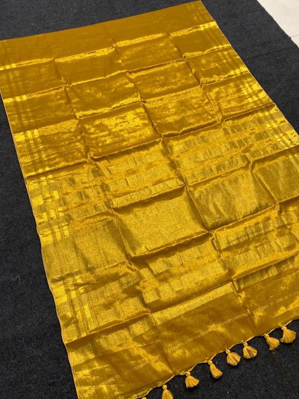 elegant saree is crafted from lightweight saree
