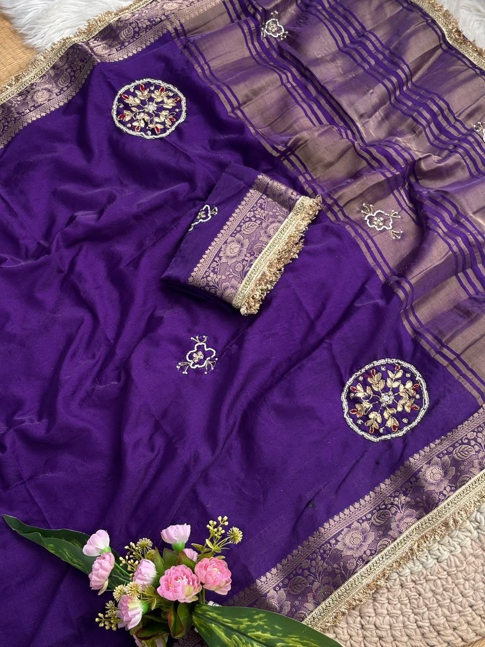 Very Soft nd elegant Rich look fendy sartin fabric saree
