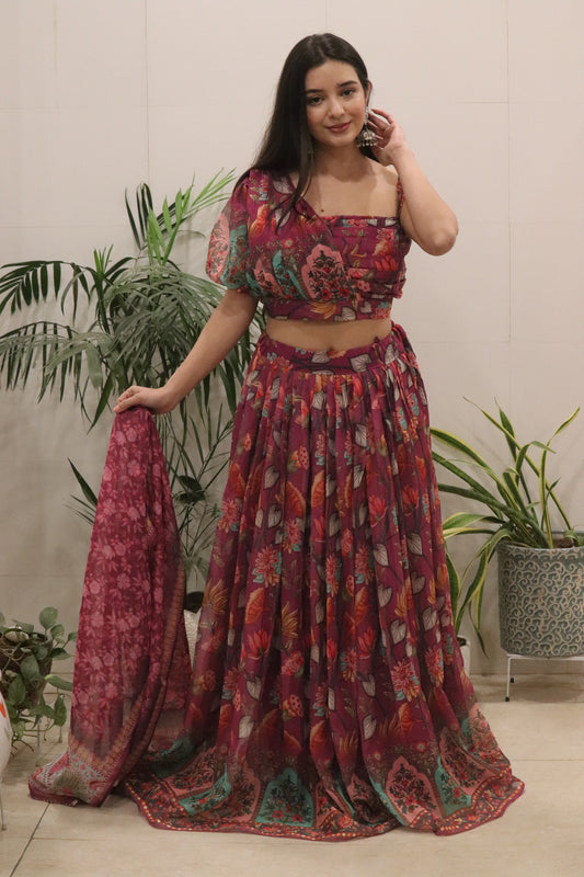 Sehen Sie umwerfend aus in diesem wunderschönen cremefarbenen Lehenga-Set