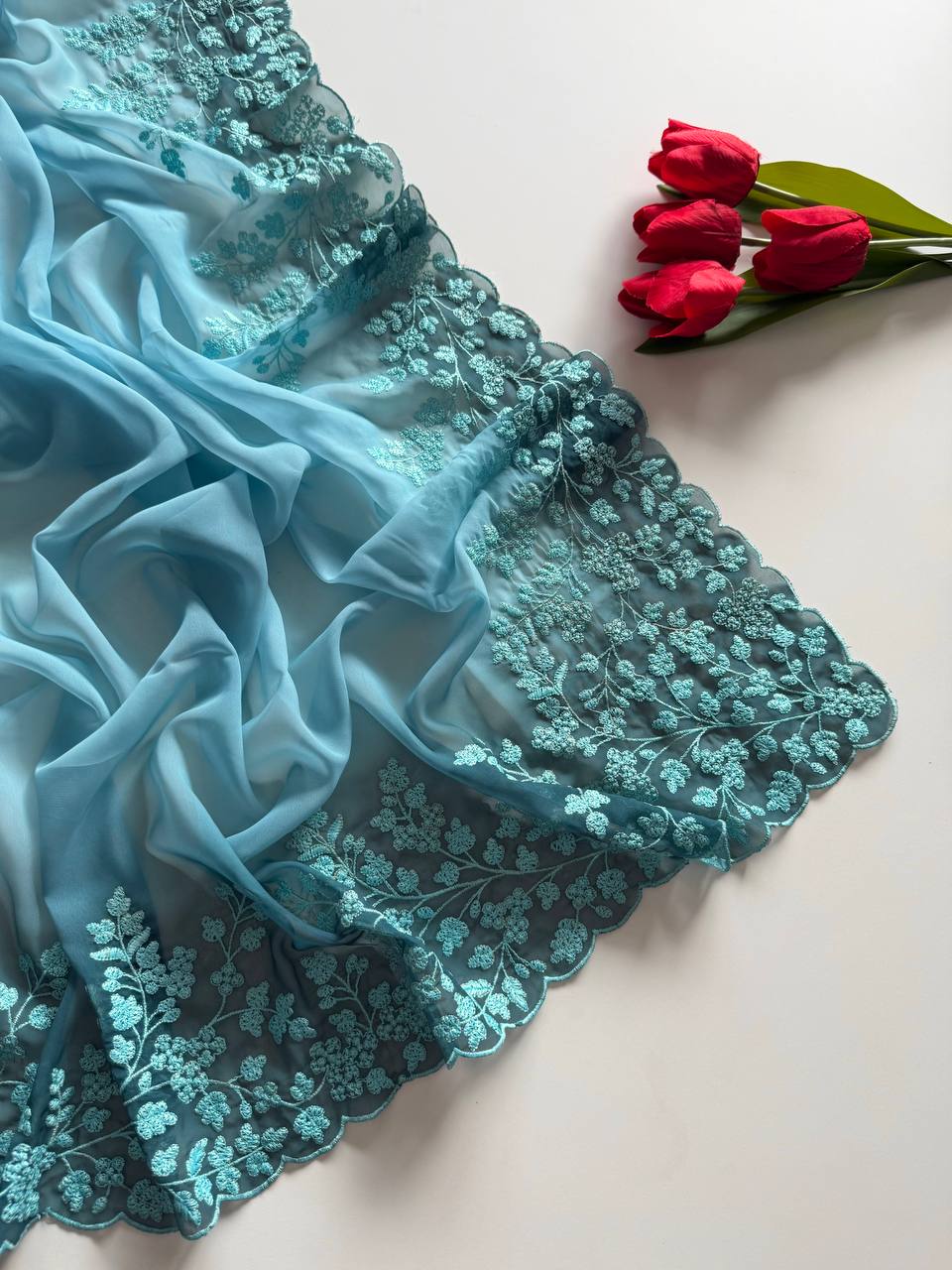 Soft & Flowing Georgette fabric saree