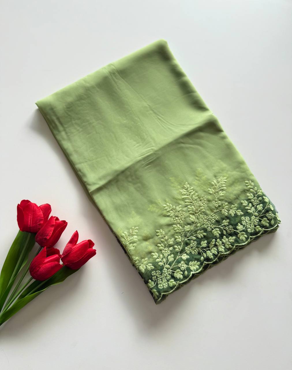 Soft & Flowing Georgette fabric saree