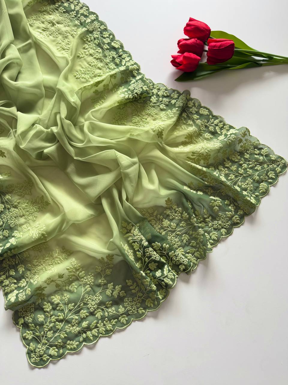 Soft & Flowing Georgette fabric saree
