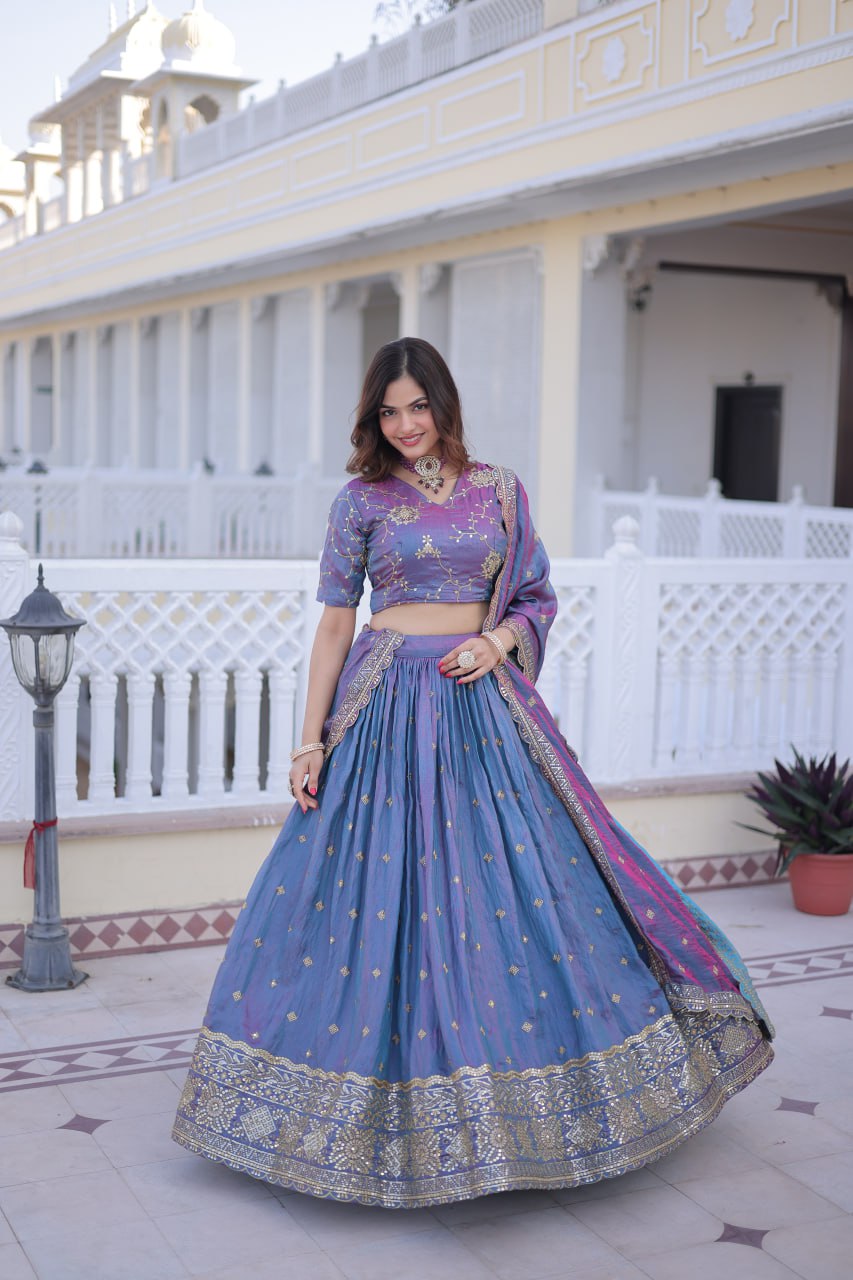 Sehen Sie umwerfend aus in diesem wunderschönen cremefarbenen Lehenga-Set