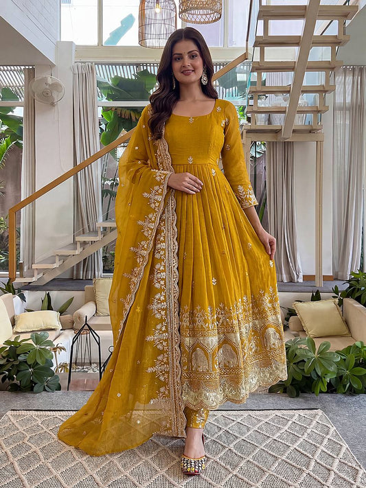 Royal Anarkali that speaks elegance in every thread gown