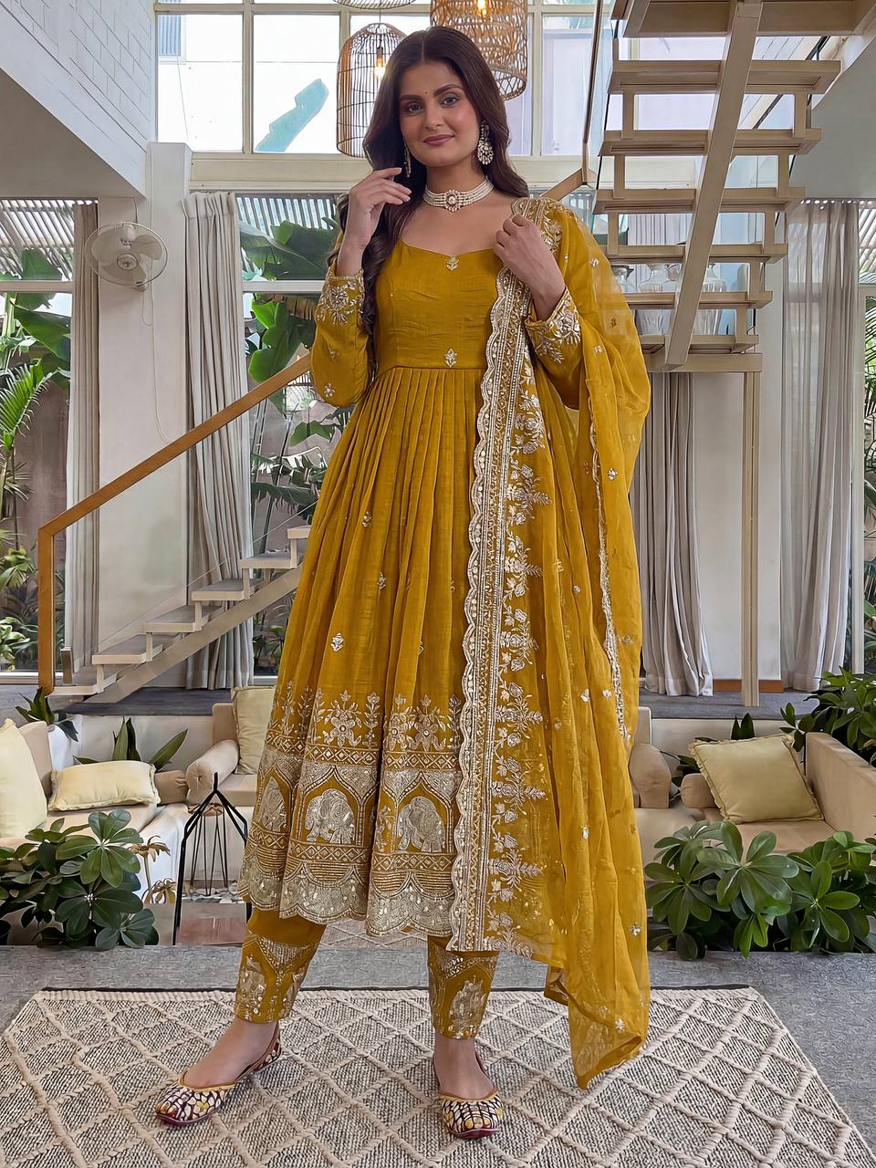 Royal Anarkali that speaks elegance in every thread gown