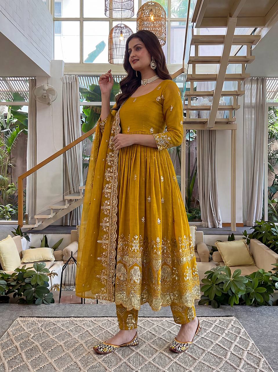 Royal Anarkali that speaks elegance in every thread gown