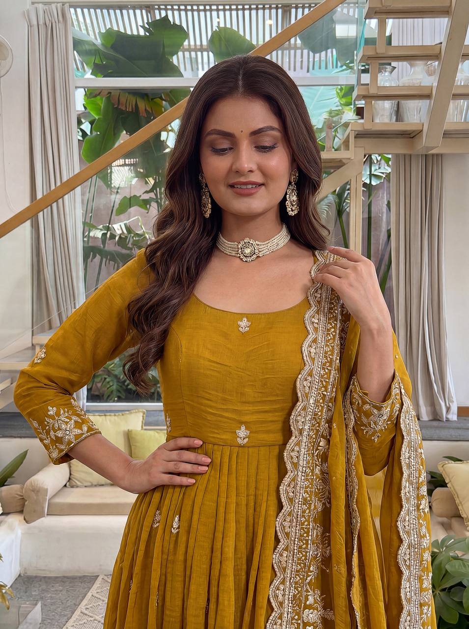 Royal Anarkali that speaks elegance in every thread gown