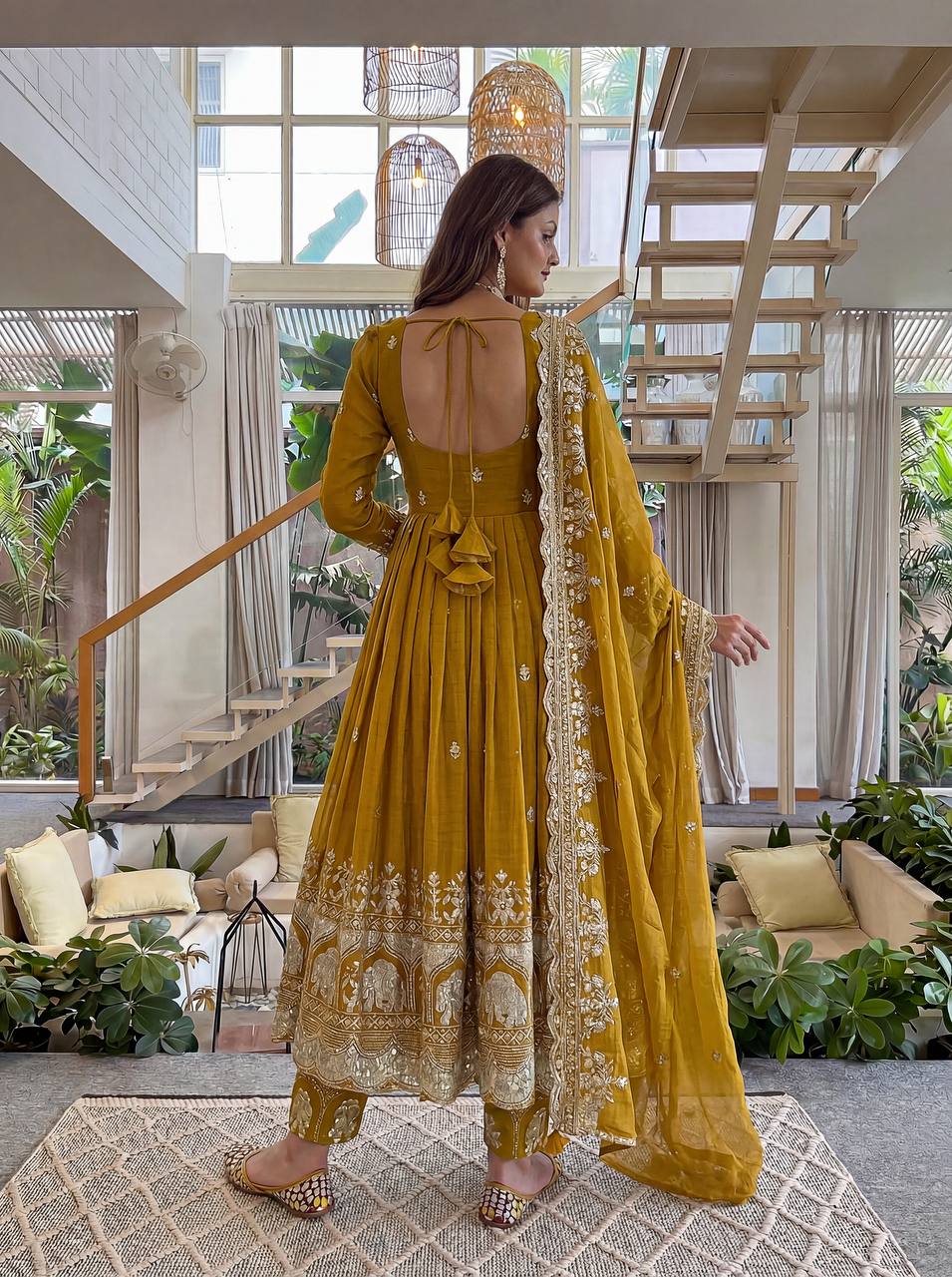 Royal Anarkali that speaks elegance in every thread gown