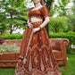 Sehen Sie umwerfend aus in diesem wunderschönen cremefarbenen Lehenga-Set