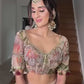 Einführung eines 4 Meter ausgestellten Lehenga mit Paillettenstickerei und Cut-Work
