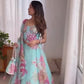 Sehen Sie umwerfend aus in diesem wunderschönen cremefarbenen Lehenga-Set